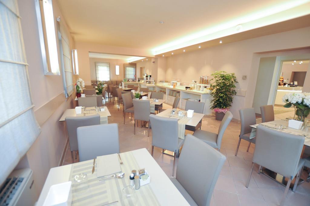 Hotel Dori Peschiera del Garda Eksteriør bilde