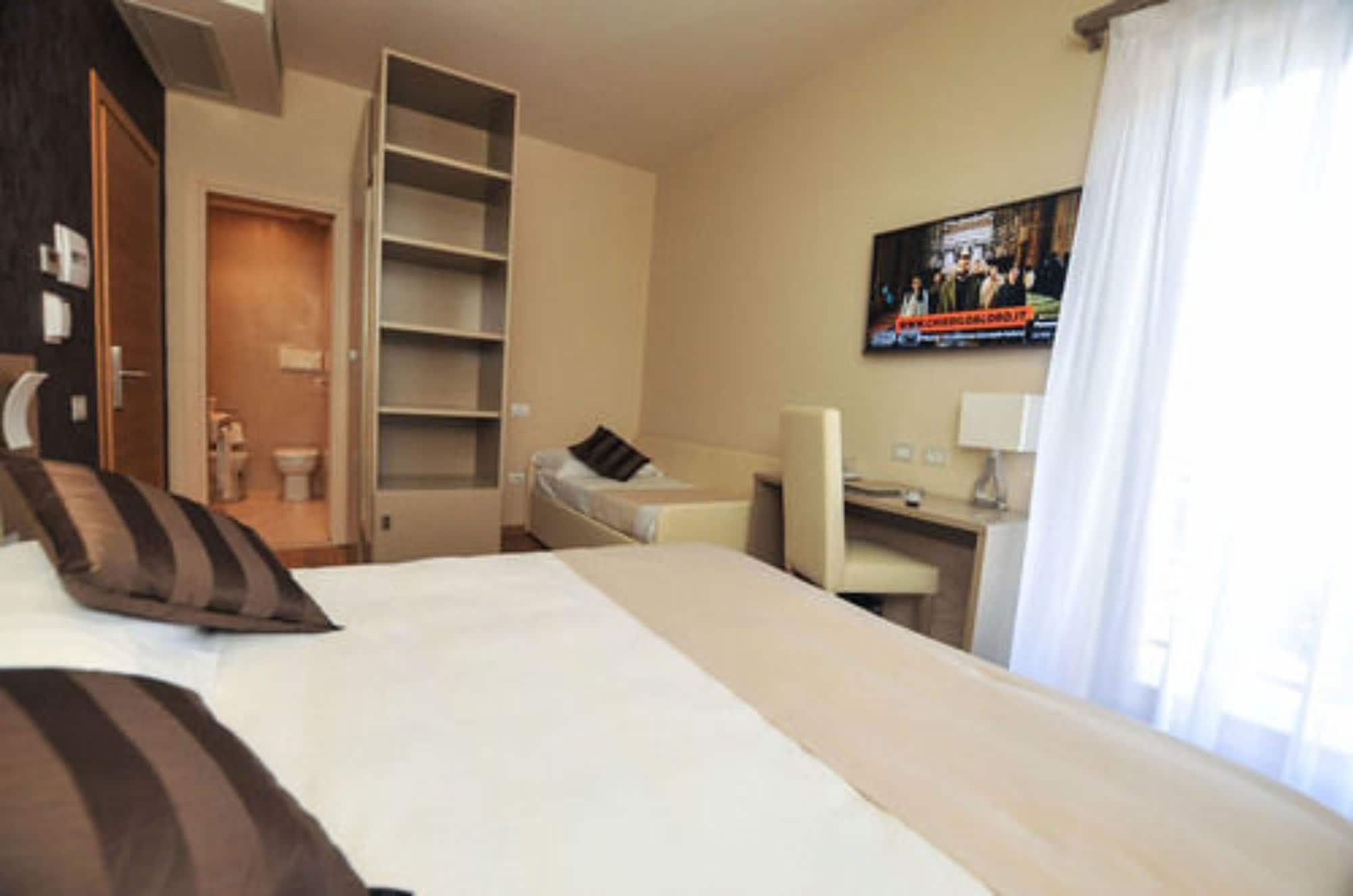 Hotel Dori Peschiera del Garda Eksteriør bilde