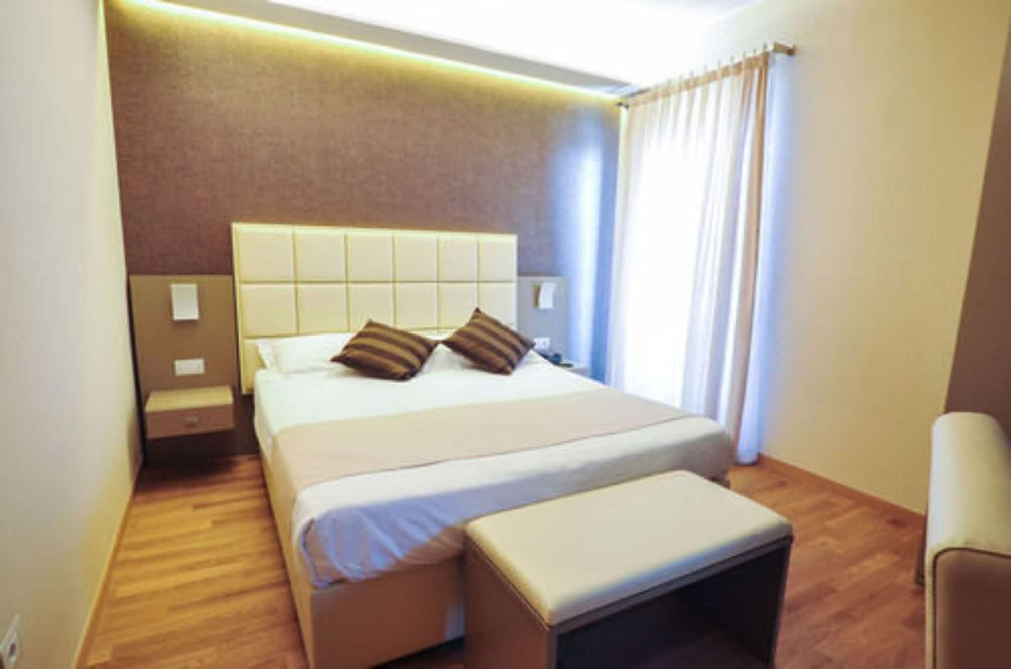 Hotel Dori Peschiera del Garda Eksteriør bilde