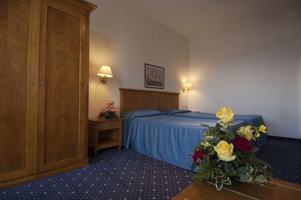 Hotel Dori Peschiera del Garda Eksteriør bilde