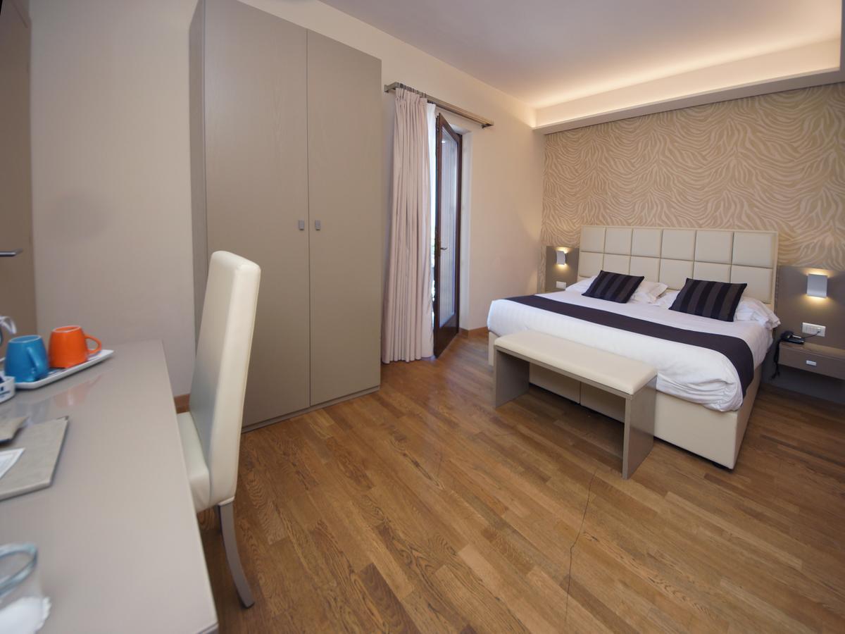 Hotel Dori Peschiera del Garda Eksteriør bilde