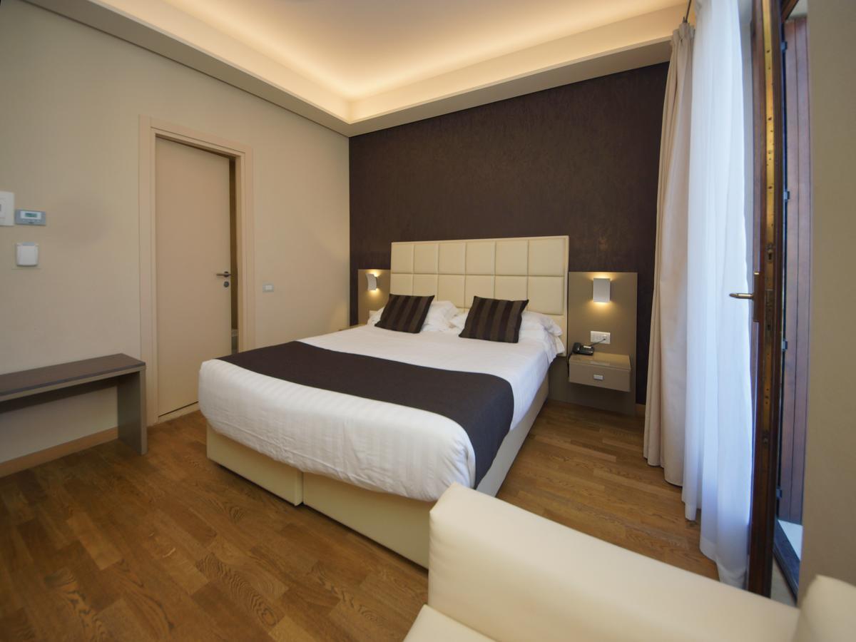 Hotel Dori Peschiera del Garda Eksteriør bilde