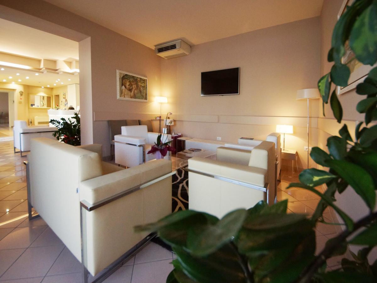Hotel Dori Peschiera del Garda Eksteriør bilde