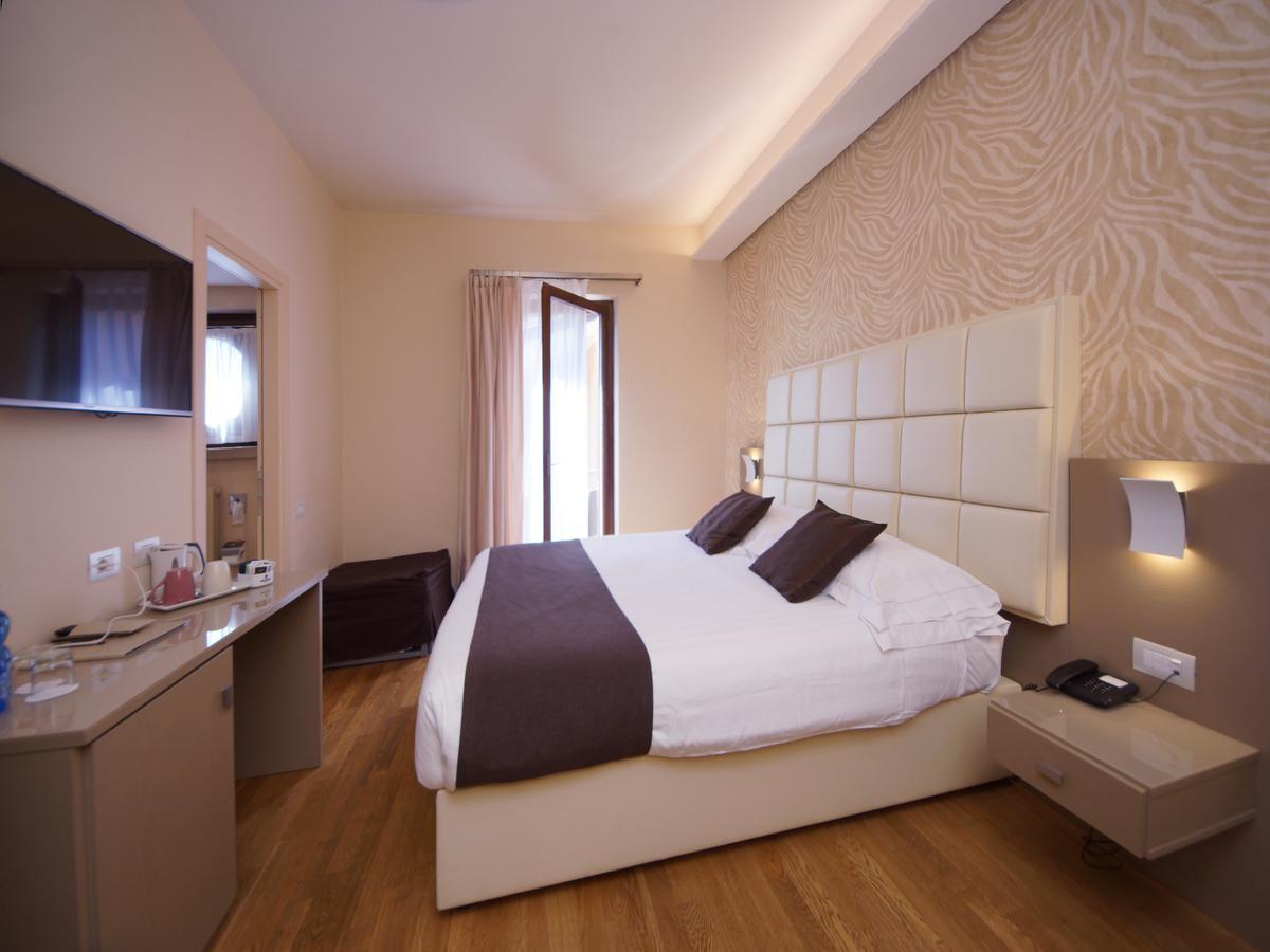 Hotel Dori Peschiera del Garda Eksteriør bilde